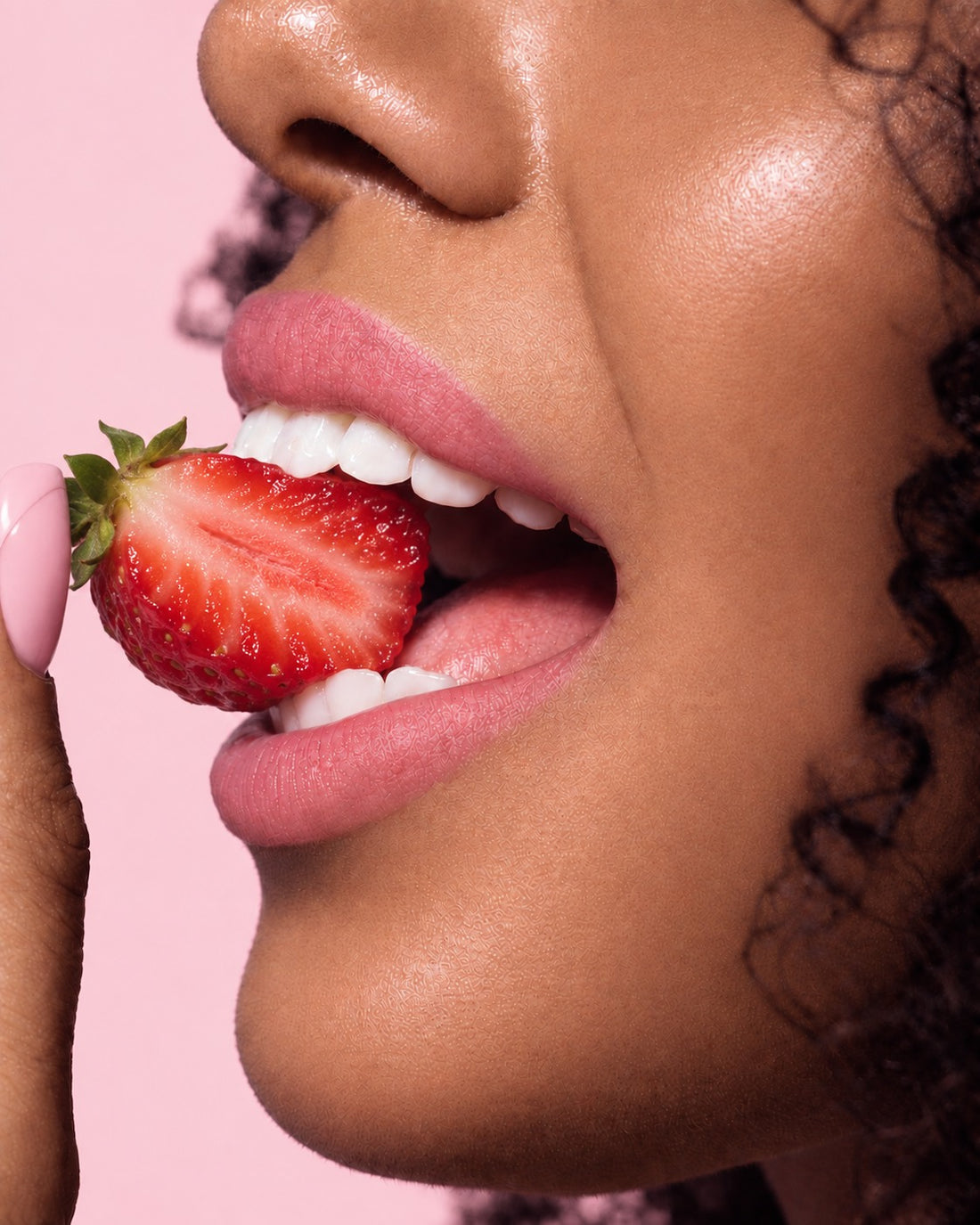 Macaron Colour Balm - Strawberry Cake